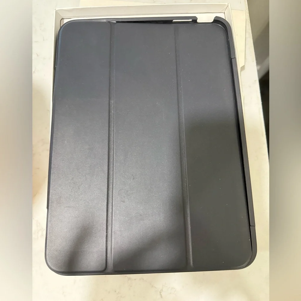 OtterBox Symmetry 360 iPad Cover